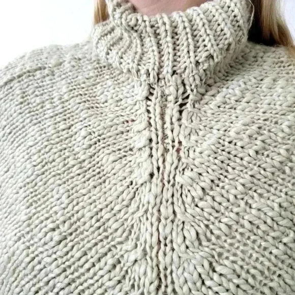 Cejon Cream Colored Fringe Tassel Poncho Shaw - Picture 6 of 8